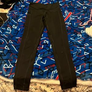 Women’s Black CG Athletic Leggings with side pockets size medium